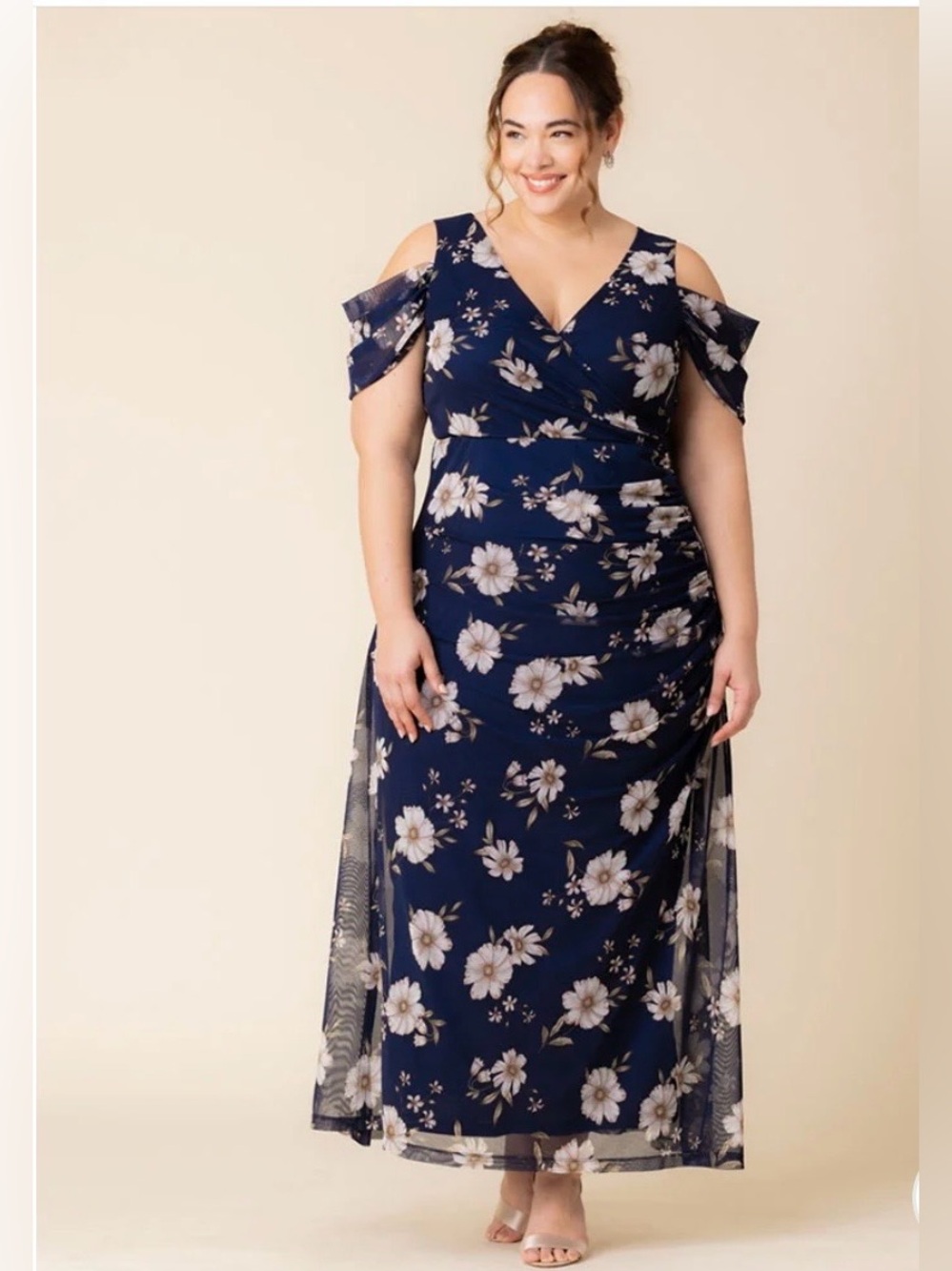 Kiyonna navy blue floral Seraphina Gown Woman’s Plus Size 2X (18-20) NWT